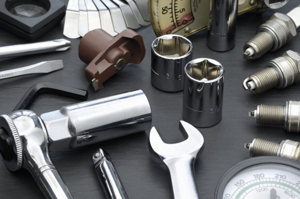 Werkzeuge auf einem Tisch